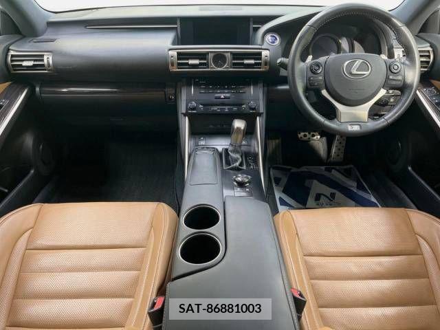 Lexus IS 2013-08 362818-1