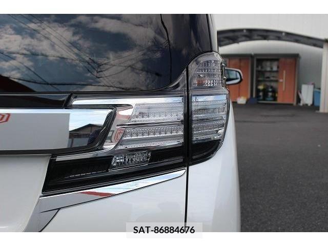 Toyota VELLFIRE 2017-03 369837-13