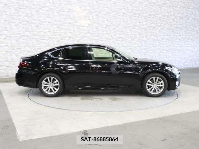 Nissan FUGA 2016-03 391074-11