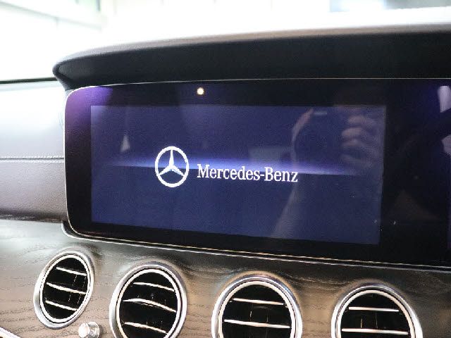 Mercedes Benz E-CLASS 2018-11 193086-9