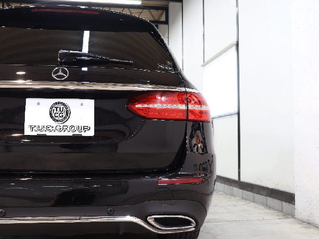 Mercedes Benz E-CLASS 2018-11 193086-14