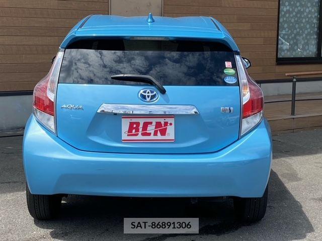 Toyota AQUA 2015-08 345930-17