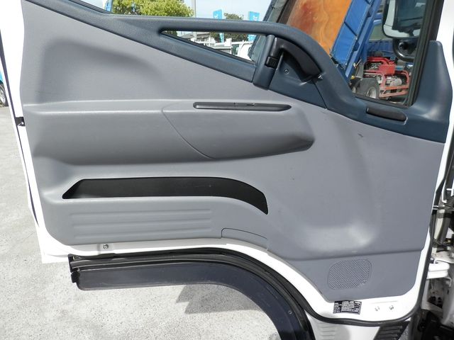Mitsubishi CANTER 2016-02 3714-29