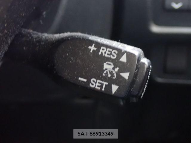 Lexus HS 2009-07 275430-13