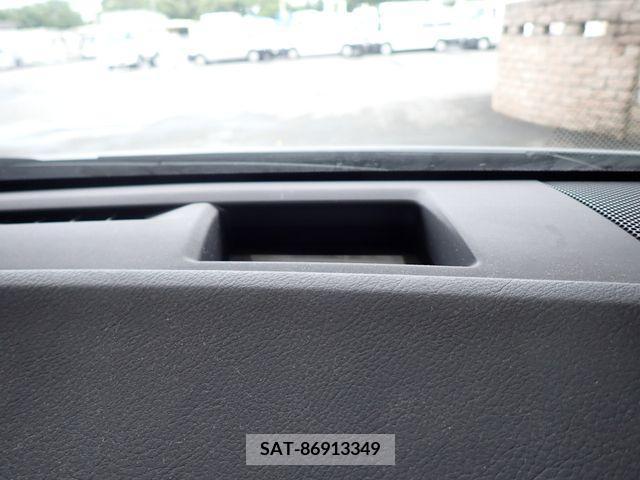 Lexus HS 2009-07 275430-14