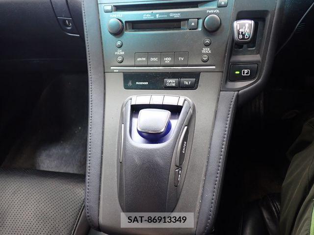 Lexus HS 2009-07 275430-16