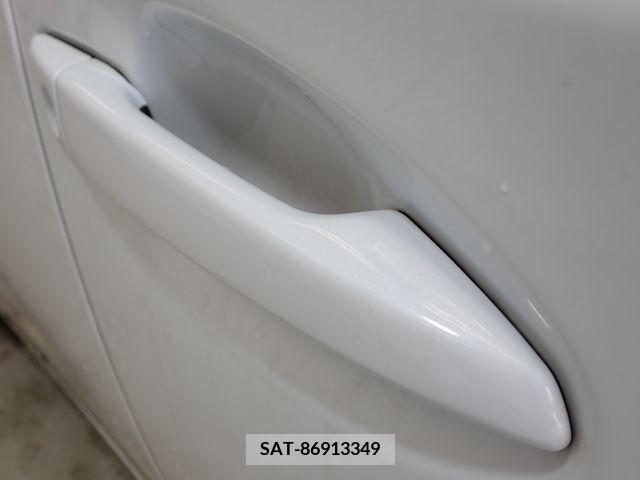 Lexus HS 2009-07 275430-9