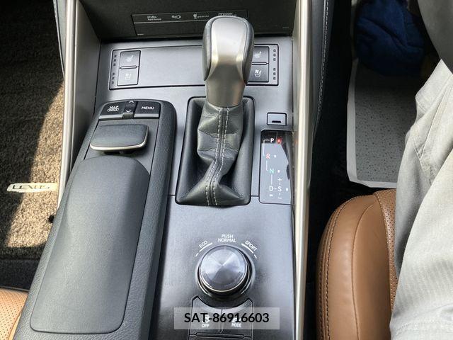 Lexus IS 2014-05 297924-16