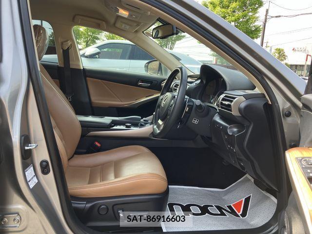 Lexus IS 2014-05 297924-8