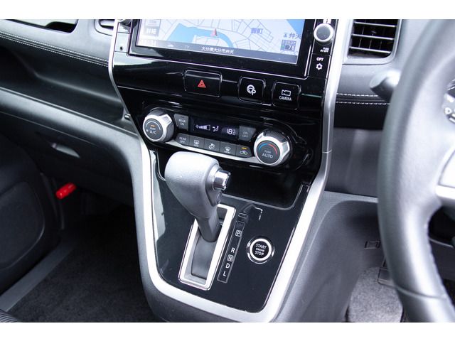 Nissan SERENA 2018-07 12313-11