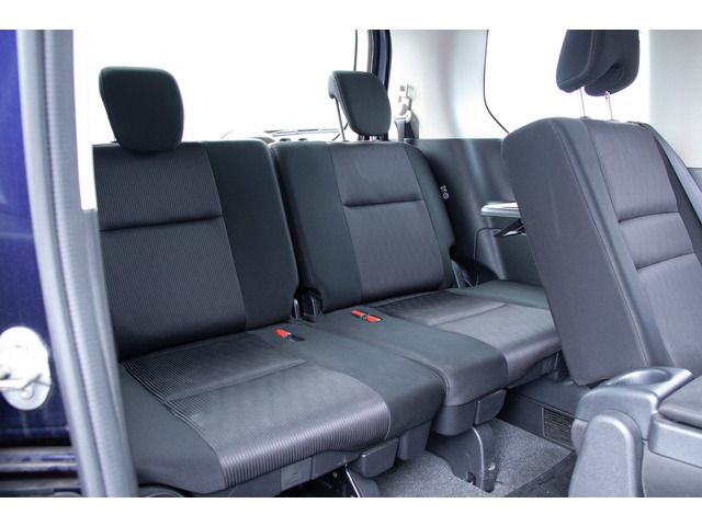 Nissan SERENA 2018-07 12313-14