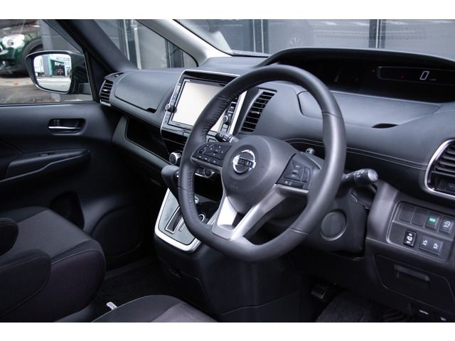 Nissan SERENA 2018-07 12313-1