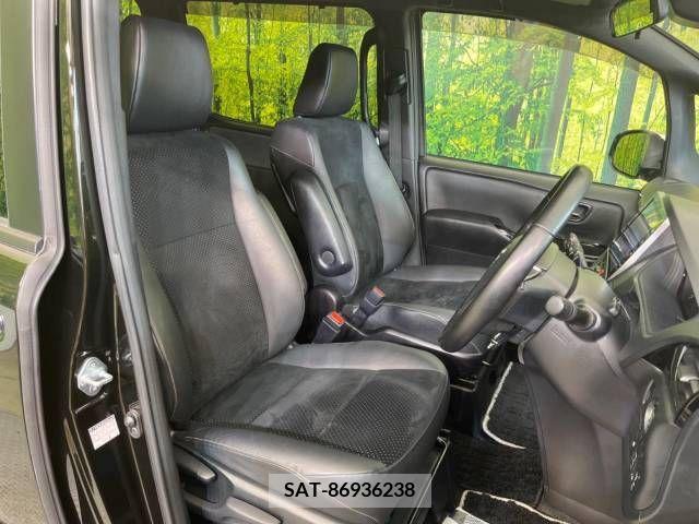 Toyota VOXY 2020-10 337990-8