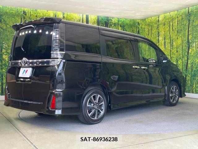 Toyota VOXY 2020-10 337990-18