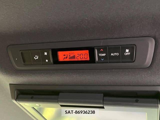 Toyota VOXY 2020-10 337990-7