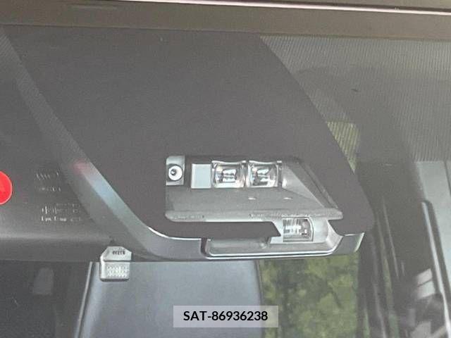 Toyota VOXY 2020-10 337990-5