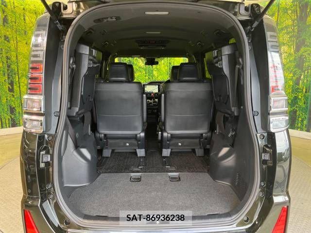 Toyota VOXY 2020-10 337990-11