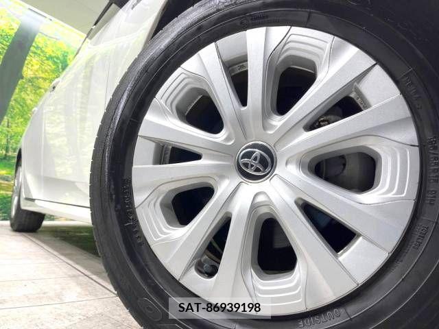 Toyota PRIUS 2019-02 211807-12