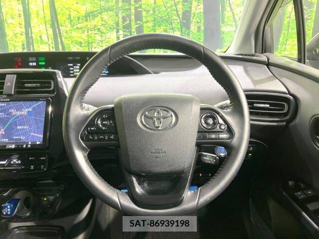 Toyota PRIUS 2019-02 211807-11