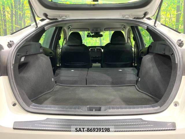 Toyota PRIUS 2019-02 211807-10