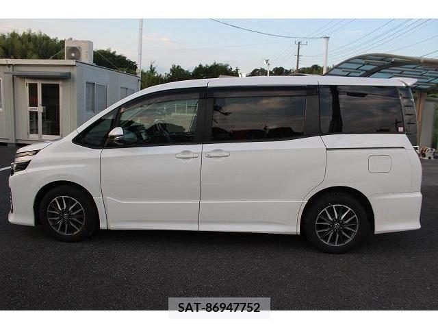 Toyota VOXY 2014-09 347248-8