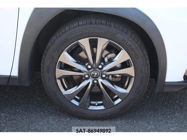 Lexus UX 2019-07 363074-9