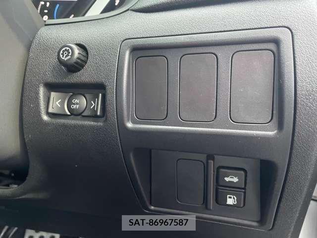 Lexus IS 2005-12 387404-17
