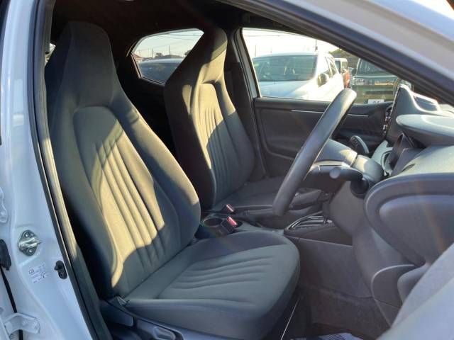 Toyota YARIS 2020-10 22842-8