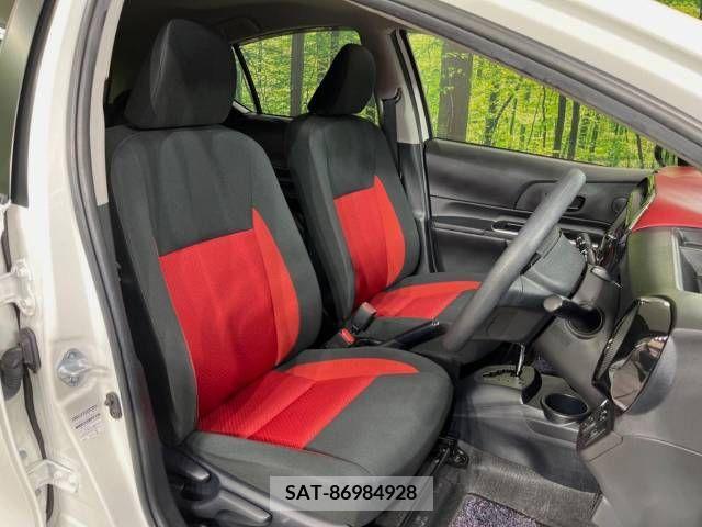 Toyota AQUA 2017-06 260456-8