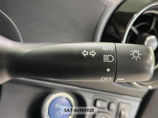 Toyota AQUA 2017-06 260456-7