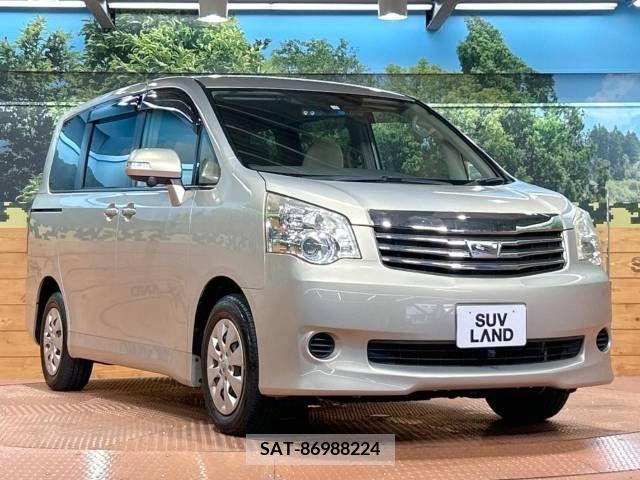 Toyota NOAH 2010-05 392830-17