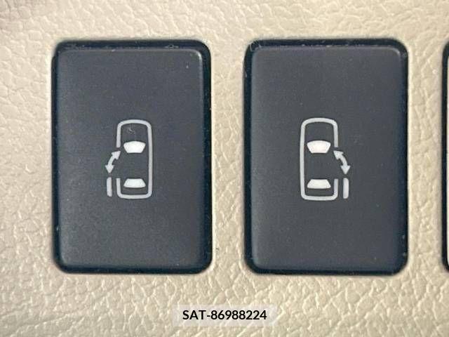 Toyota NOAH 2010-05 392830-3