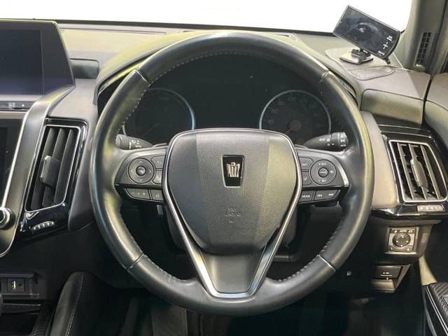 Toyota CROWN SEDAN 2018-06 194790-11