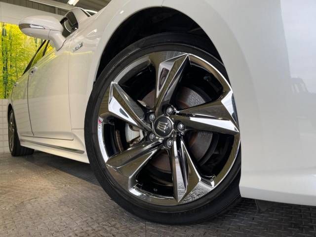 Toyota CROWN SEDAN 2018-06 194790-13