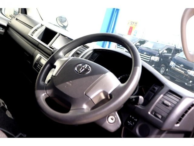 Toyota HIACE VAN 2017-01 11866-12
