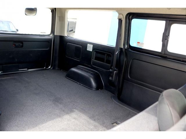Toyota HIACE VAN 2017-01 11866-15