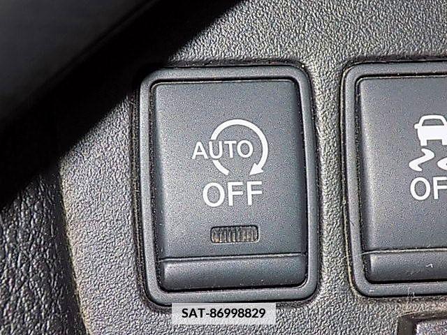 Nissan SERENA 2011-11 377770-18
