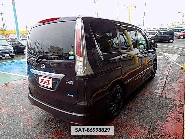 Nissan SERENA 2011-11 377770-2