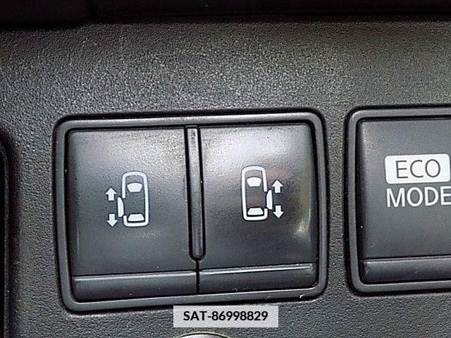 Nissan SERENA 2011-11 377770-10