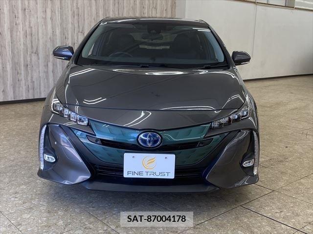 Toyota PRIUS PHV 2017-03 322567-1