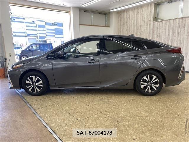 Toyota PRIUS PHV 2017-03 322567-7