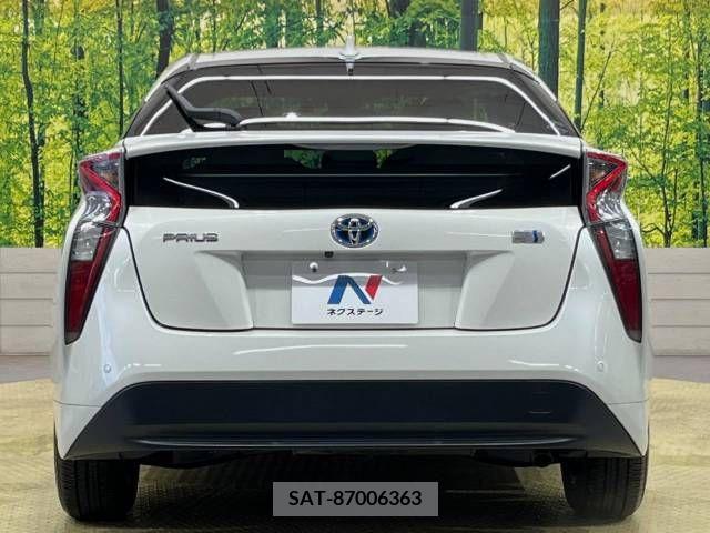 Toyota PRIUS 2016-03 282088-11
