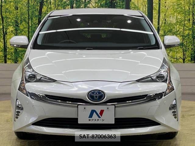 Toyota PRIUS 2016-03 282088-10