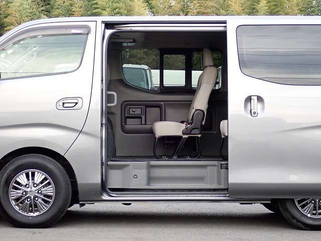 Nissan CARAVAN WAGON 2018-06 23412-4