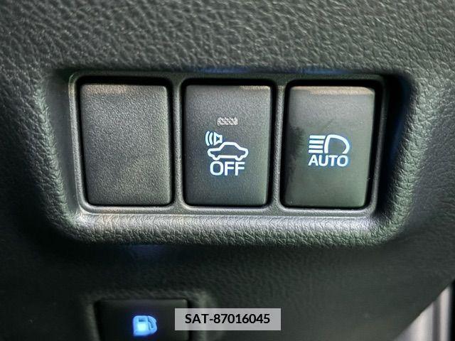 Toyota C-HR 2018-05 357771-10
