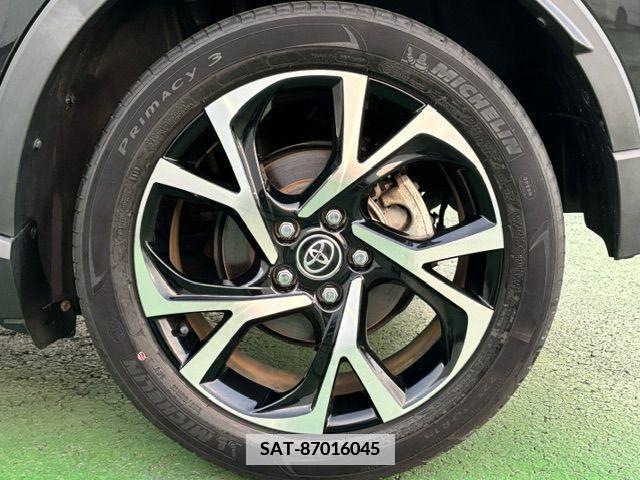 Toyota C-HR 2018-05 357771-26