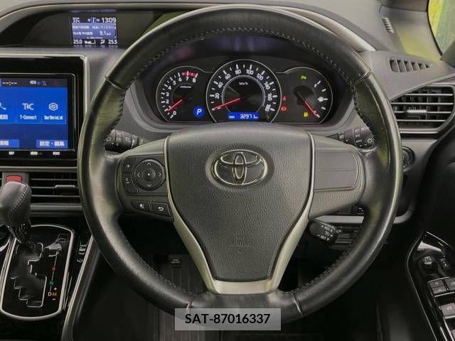 Toyota VOXY 2019-08 370414-12