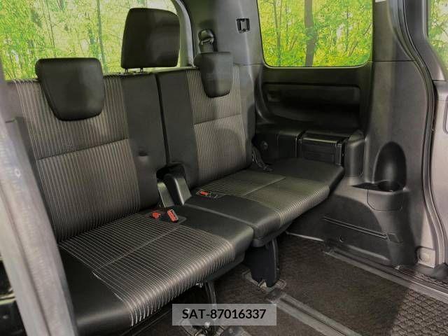 Toyota VOXY 2019-08 370414-10