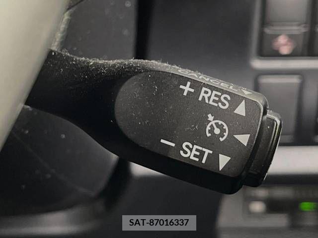 Toyota VOXY 2019-08 370414-7