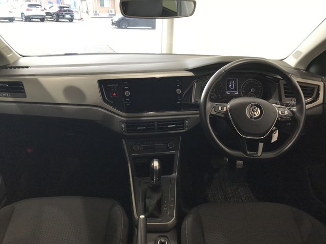 VolksWagen POLO 2019-09 13239-1